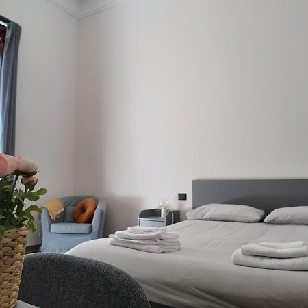 Casa Manu Nuovo Appartamento In Centro Storico Benevento Bagian luar foto
