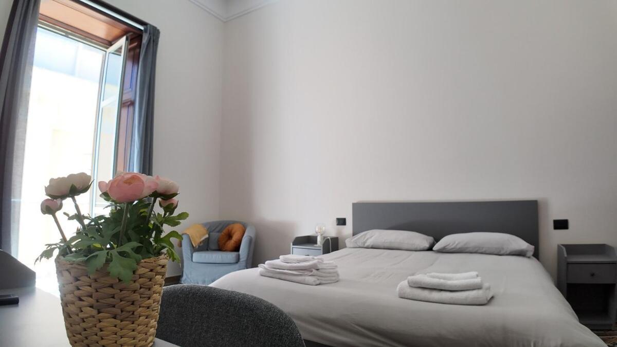 Casa Manu Nuovo Appartamento In Centro Storico Benevento Bagian luar foto