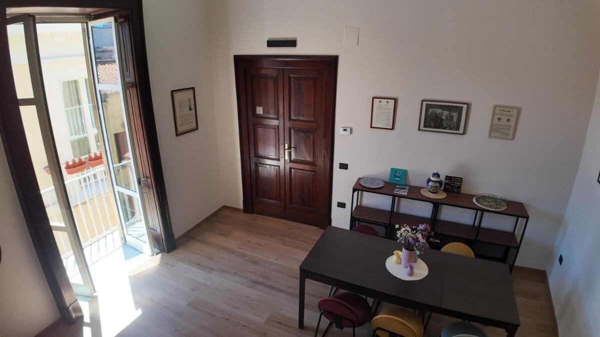 Casa Manu Nuovo Appartamento In Centro Storico Benevento Bagian luar foto