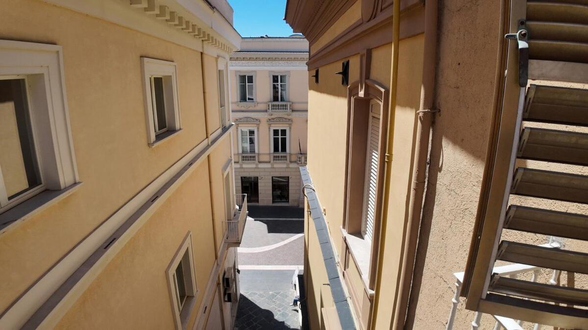 Casa Manu Nuovo Appartamento In Centro Storico Benevento Bagian luar foto